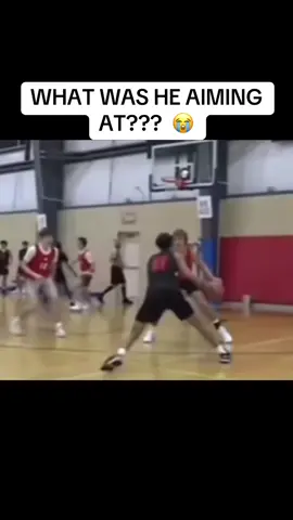 What was this guy doing?? #funny #basketball 