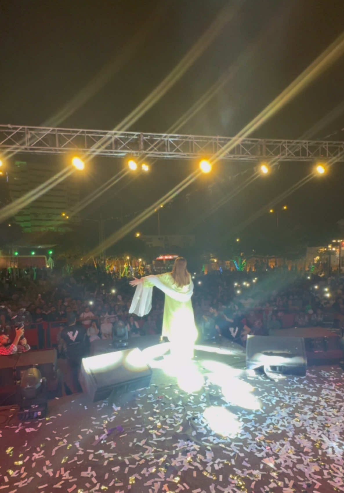 Sanson ki mala pa on this independence day at port grand karachi #foryou #foryoupage #14august #happyindependenceday #uroojfatima #uroojians #viral #portgrand 
