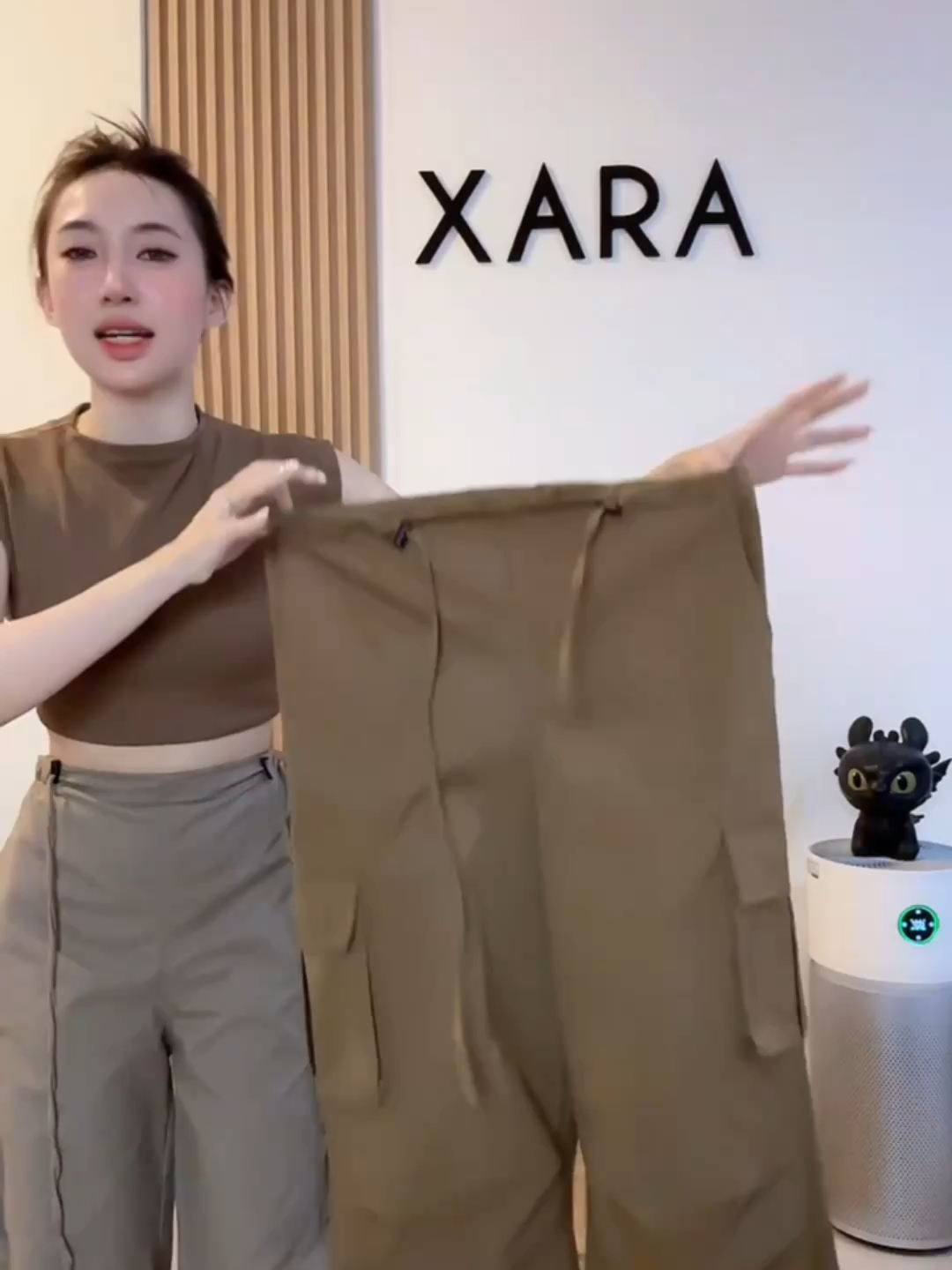 Baju baru, senyum baru 😋 celana cargo wanita #newjessiecargo #27 #cargopants #xaralabel #160825xaralabel #FB160825 #Fashionbrand #ootdfashion #paydaysale #fyp