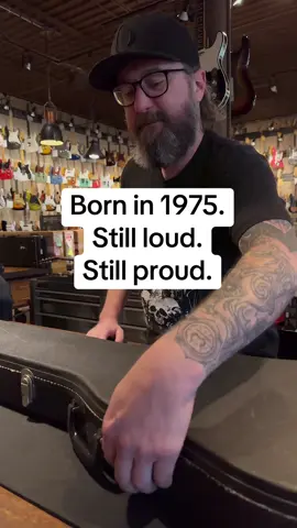 The most debated Les Paul finish ever… #creamcitymusic #gibsonguitars #vintageguitar #lespaul #guitartok