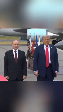 Aug 15,2025 Putin and Trump shook hands once again - this time in front of the journalists #vladimirputin🇷🇺 