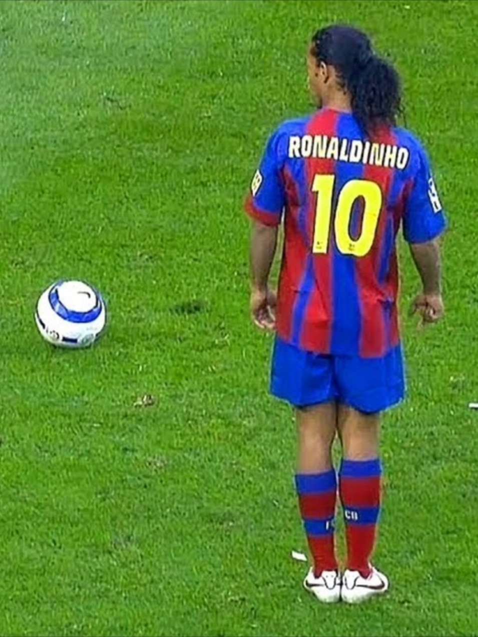 Ronaldinho Free Kick 🔥🇧🇷 #ronaldinho #skills #freekick 