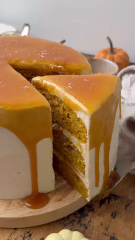 One Bowl MOIST Vegan Pumpkin Spice Cake!!! Literally the easiest pumpkin cake in existence using a FULL can of pumpkin and just a bowl and whisk, layered with a silky dairy free cream cheese frosting and pools of salted caramel 🥲🎃 it’s truly a pumpkin lover’s dream cake!!!  #pumpkincake #baking #veganrecipes 