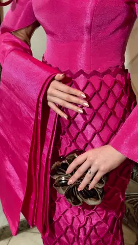 The very definition of regal and opulent, a custom Asooke by @emaginebybukola 😍😍😍 A vision in pink, where the perfect silhouette meets intricate, masterful detailing, brought to life with precision🔥🔥🔥 Bride: @oloritinu.ade Dress designer: @emaginebybukola Styling: @theperlaco Beautician: @officialdavidstarr Hair: @monsurrhair Video: @shotbydindu #kouturekonect #fashioninspiration #fashionextravaganza #bellanaijaweddings #fashion 