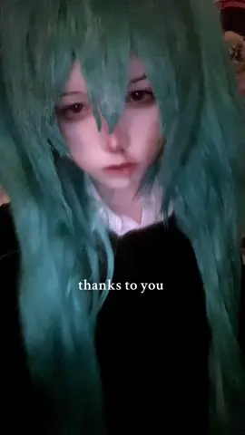 i cant remember the last time i cosplayed rolling girl! i couldnt find a full photo of rolling girl that wasnt from project diva so ignore that its not the same outfit as the photo that i showed😞 #rollinggirl #wowaka #vocaloid #cosplay #rollinggirlcosplay 