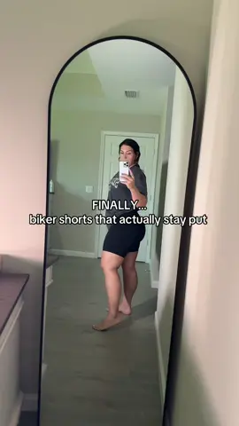 Finally… biker shorts that actually stay put #unissu #bikershorts #hugcurve 