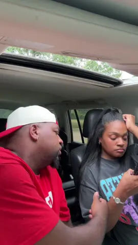 She supposed to be there through thick and thin 🤦🏾‍♂️ #foryoupage #couples #relatable #shaexchris #trending 