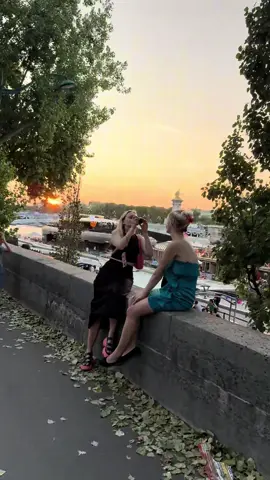 En Paris es TODO Hermoso 😍😭