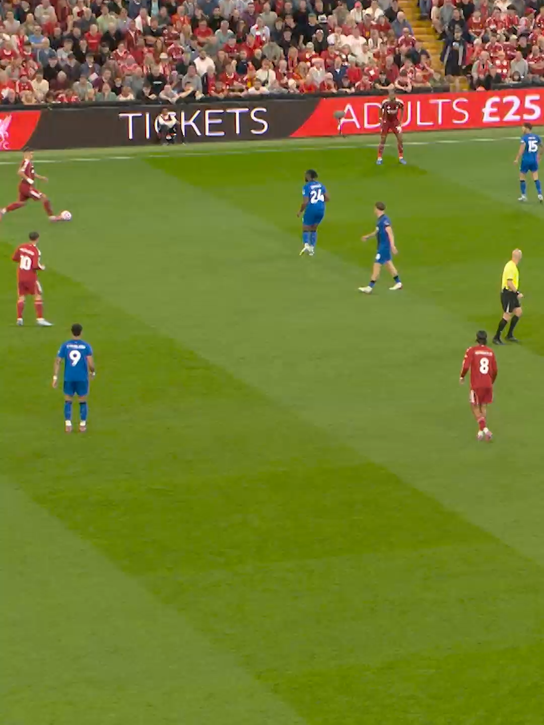 A lovely finish from Cody 🫡 #Gakpo #PremierLeague #LiverpoolFC