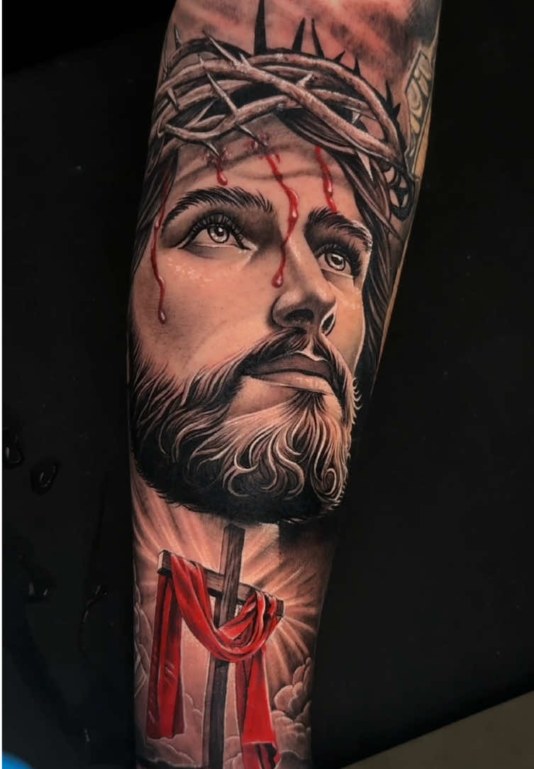 Projeto realizado por @mineirinho.tattoo  #tatuagem #tatuagembrasil #tatuagembrasil #tatuagemjesus 