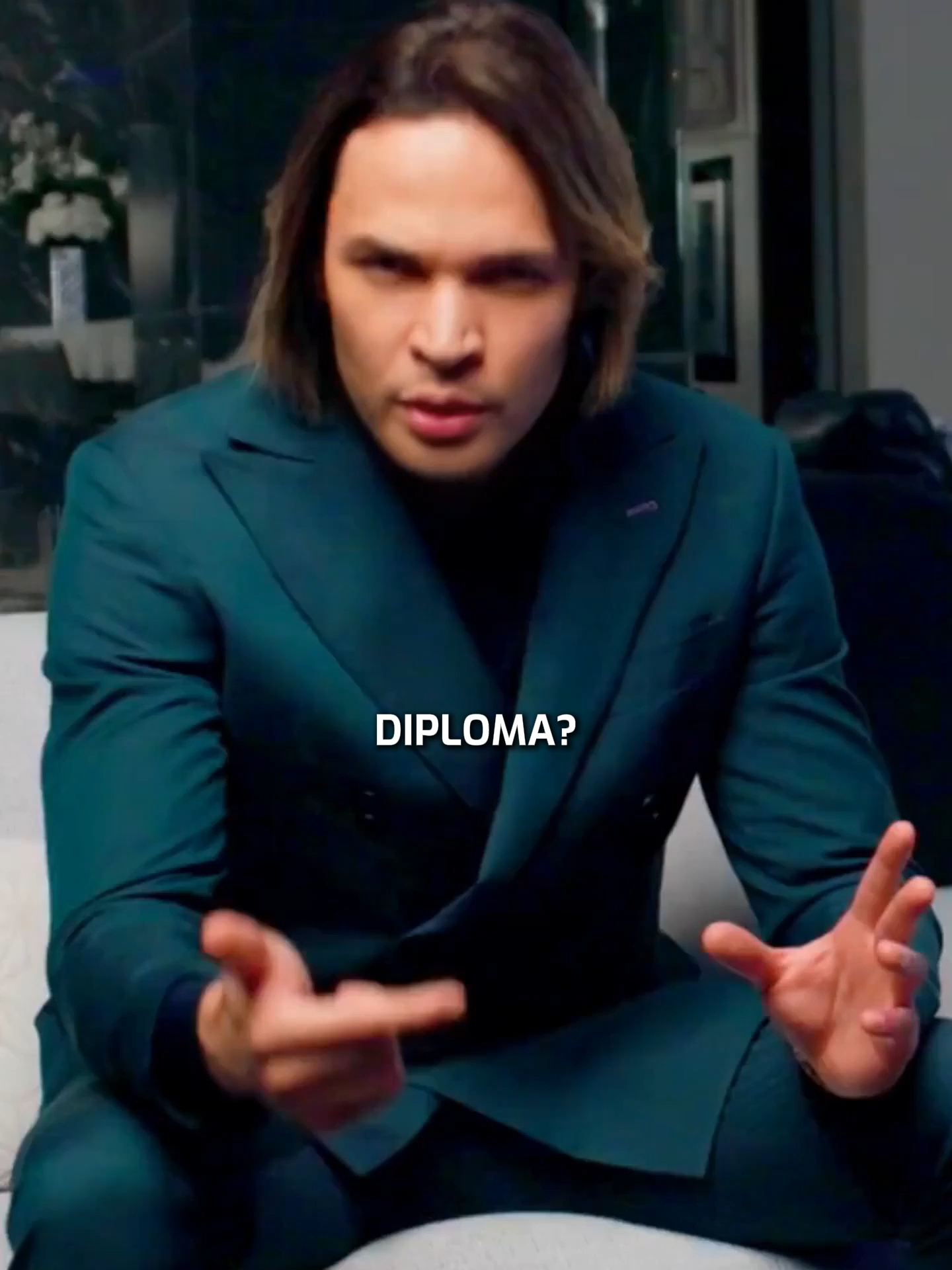 Finch, você tem diploma universitário?