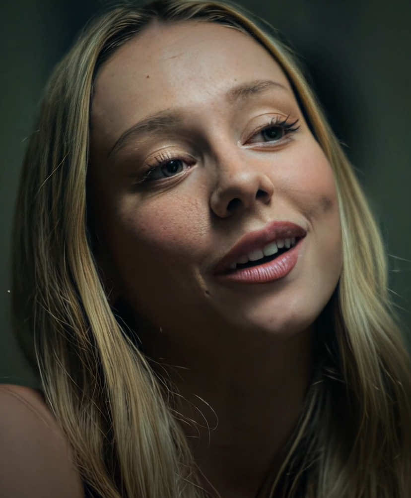 This sound with her #esterexposito #esterexpositoedit #fyp #bandidos #blowthisup 