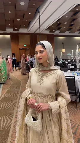 told them to smile and sway for the camera 😛 #desitiktok #pakistani #fyp 