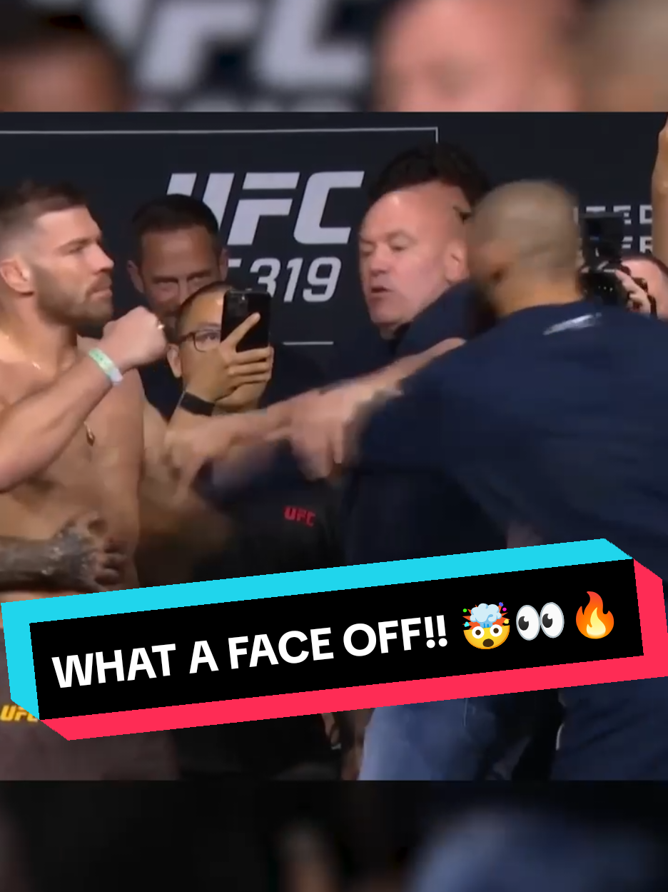 𝗗𝗗𝗣. 𝗕𝗢𝗥𝗭. 𝗧𝗛𝗘 𝗕𝗘𝗟𝗧! Dricus du Plessis and Khamzat Chimaev are throwing down for the UFC Middleweight Championship! 🏆 🍿 #UFC319 #UFC #MMA #KhamzatChimaev #DricusDuPlessis 