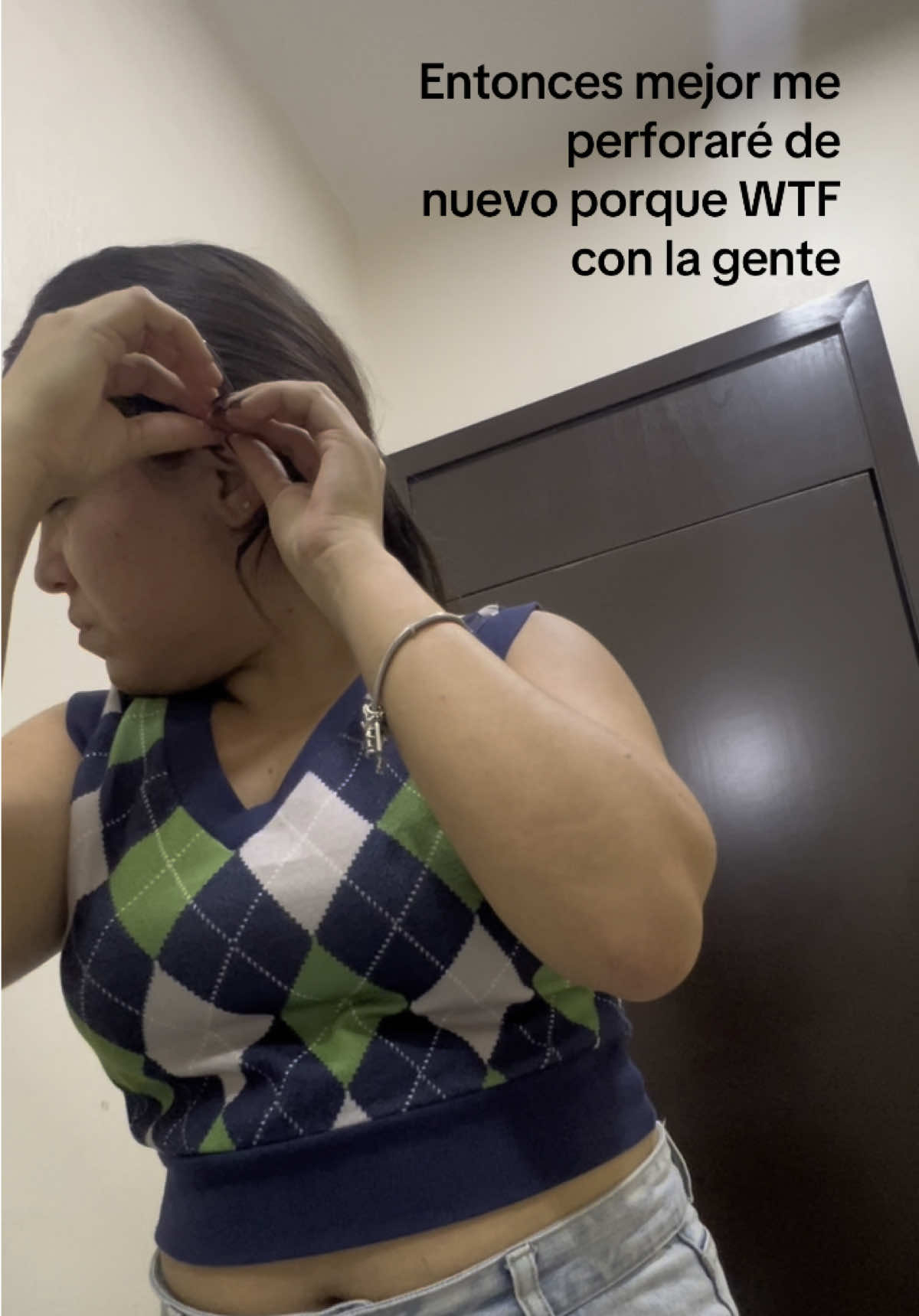 Yo haciéndole caso a mis pensamientos intrusivos 😛 #wtf #WTF #perforacion #aretes  #pensamientosintrusivos 