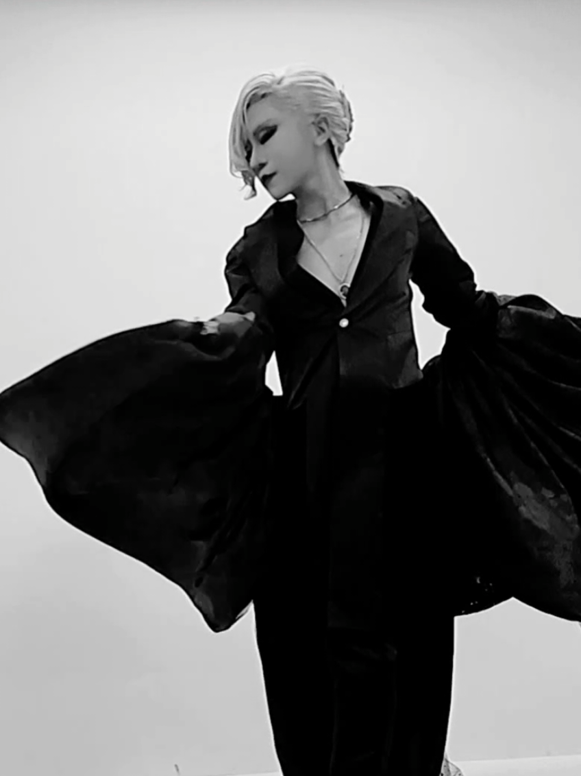 Shooting📸 photographer...BESTA💋 ⚠️ノマカメ注意 ⚠️生え際すみません #ツイステッドワンダーランドコスプレ  #ツイステッドワンダーランド  #ヴィル・シェーンハイト  #ヴィル・シェーンハイトコスプレ 