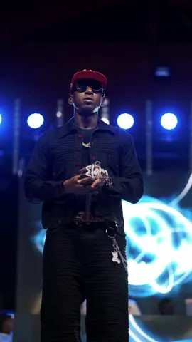 L’Oiseau Rare sur scène lors du Lbv Show à la Baie des Rois — Ambiance de feu sur son titre “Wololo” 🔥 #LOiseauRare #Wololo #LBVShow #BaieDesRois