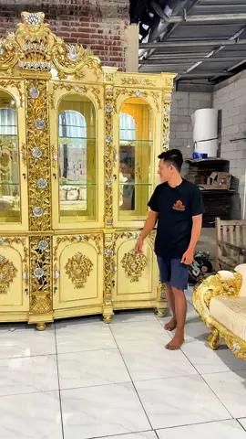 Lemari hias shima pesanan ibu eka utami blitar Ukuran 250 x 270  Material full jati #jawatimur #ponorogo24jam #malang #jakarta #pekanbaru 