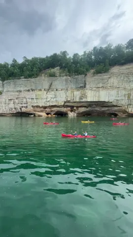 Paradise can be found paddling along the Pictured Rocks 😍🛶 #picturedrocksnationallakeshore #paddlepicturedrocks #picturedrockskayaking #munising #kayaktour #lakesuperior #lakesuperior #picturedrocks #2025summer #michigan #rocks #fyp 