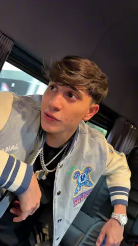 Está preguntando es o para ti. ❤️‍🩹#nuevamusica #adrianlsantos #inspiracion #larenta #foryoupage 