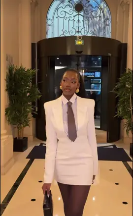 #summerbaddie333 #blackwomen #blackgirl #blackwomenluxury #classywomen #classy #OOTD #outfitsinspo #corporateoutfits #suitdress #womeninsuits #workoutfits #businesswear #workattire #outfitsoftheday #corporateoutfit 