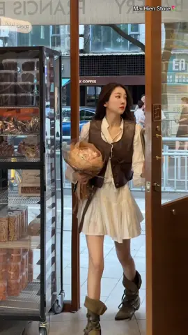 Đời người có hai cảnh giới, một là biết rõ, hai là biết đủ.  Biết rõ thứ mình muốn và biết đủ thứ mình có !! 🤍 #maihienstore #xuhuongtiktok #quanaoquangchau #orderquangchau 