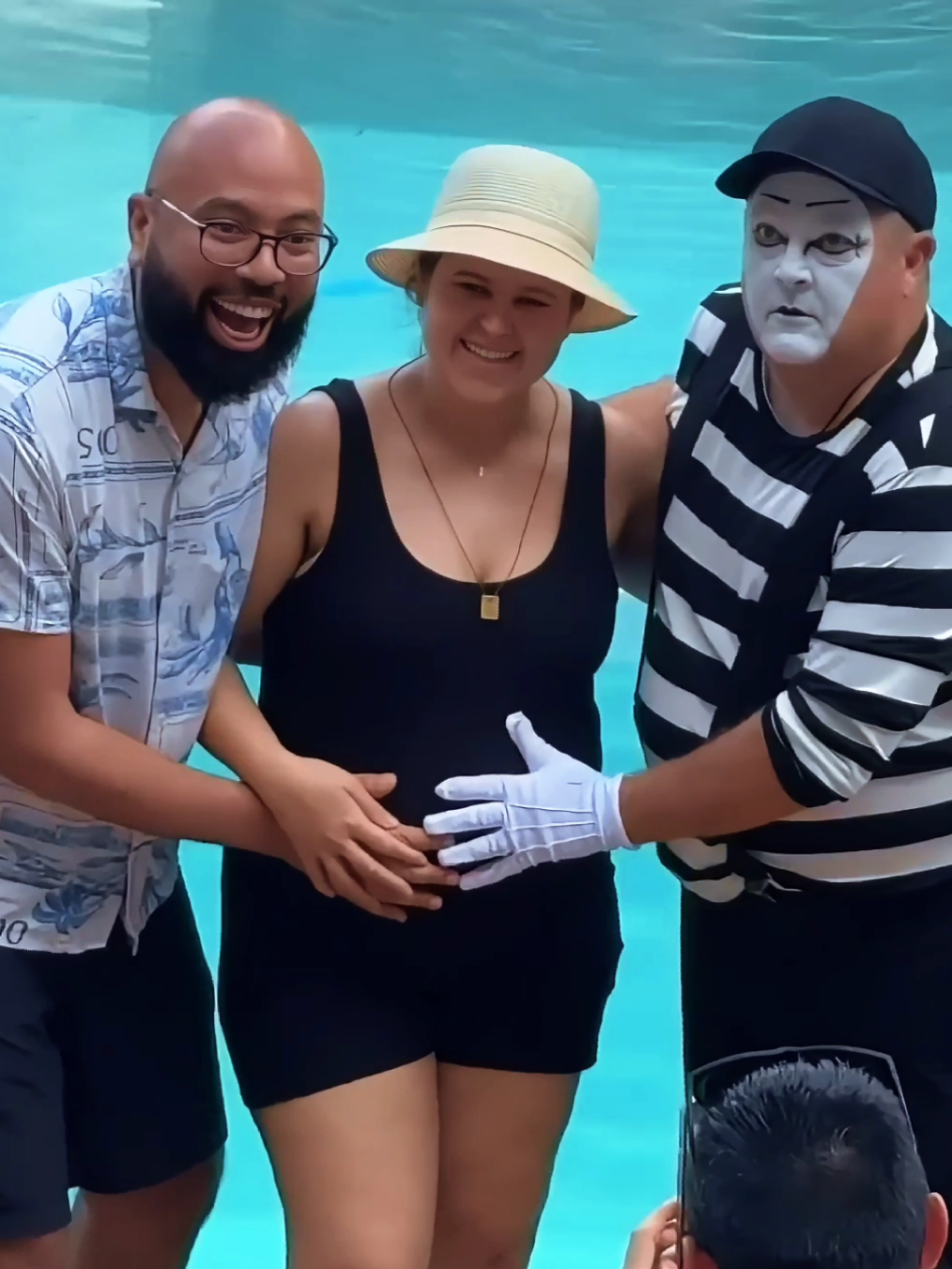 Soo Funny #bestoftom #mime #tomthemime #seaworldmime #totanthemime 