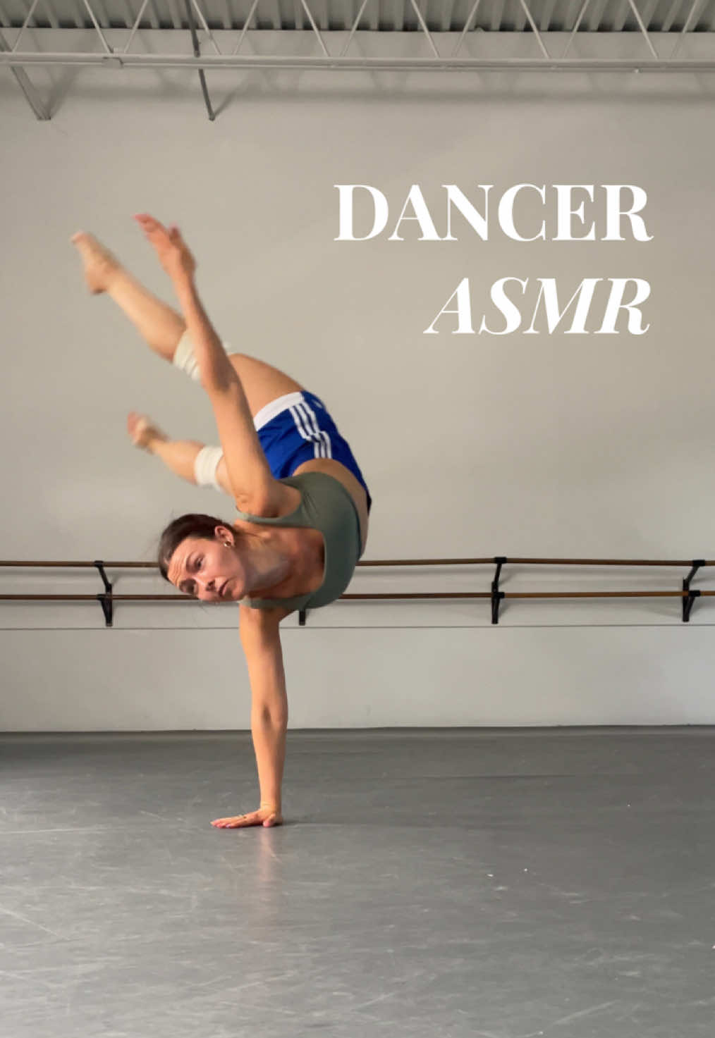 just listen.. 🎧 🩰 spend time in the studio with me for a full minute of dance sounds and back, hip, and toe cracks 😌 ahhh the dancer life . . #asmr #dance #contemporarydance #asmrsounds #chiropractic 