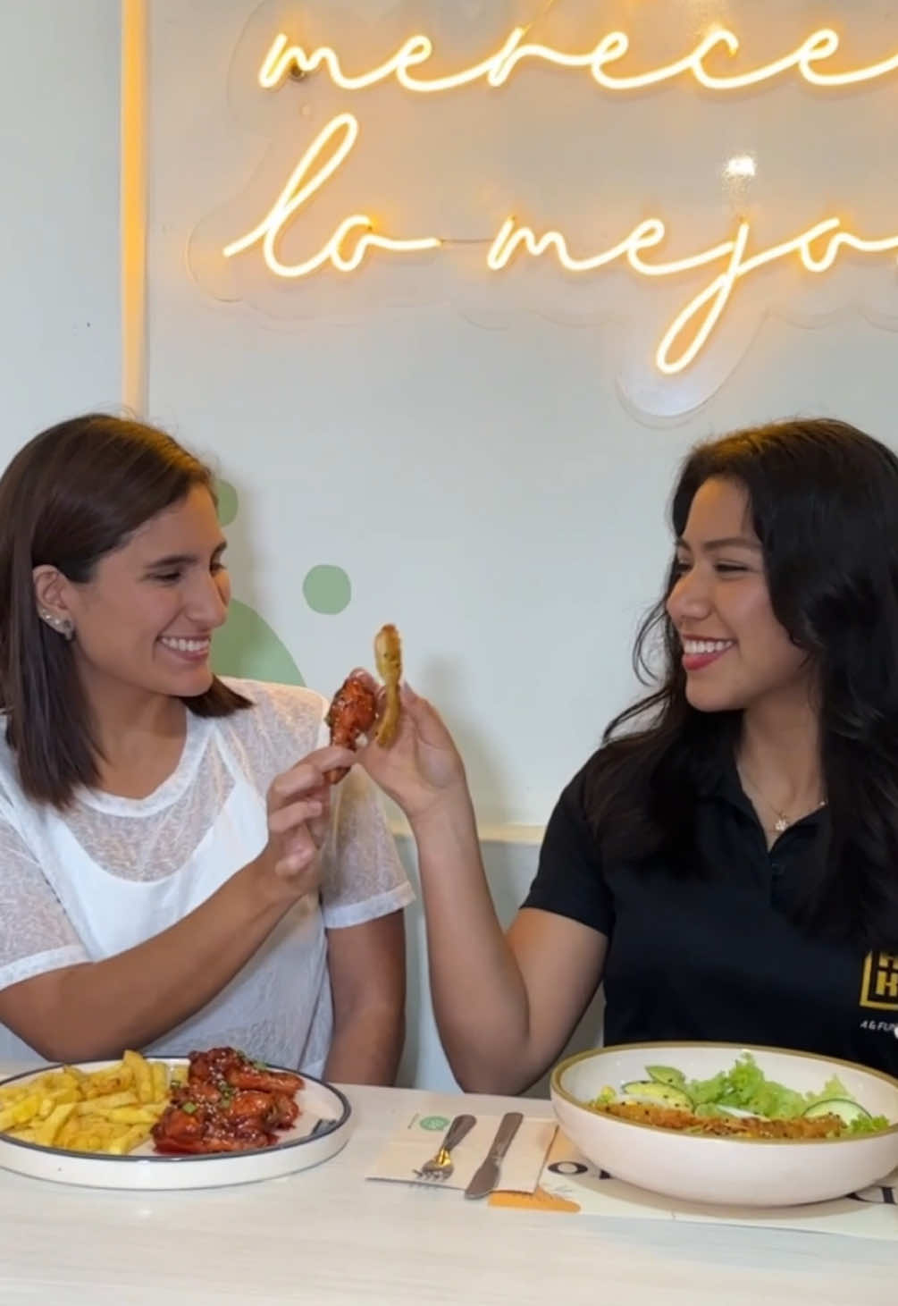 Les traemos una gran noticia 🎉 Todos nuestros miembros con membresía activa tienen ahora un 10% de descuento en @Dulccetto Cafeteria , @Combino Huarique y @Ninjas Pizza Trujillo. Solo deben solicitar sus vales con nuestros asesores y empezar a disfrutar de estos beneficios 🤩 Porque en Roka Fit, cuidarte también es disfrutar 💪✨ #RokaFit #Trujillo #Gym #Descuentos  