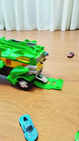 Bé trai nào có thể cưỡng lại chiếc xe đồ chơi này #fyp #dochoichobe #xuhuong #m416 