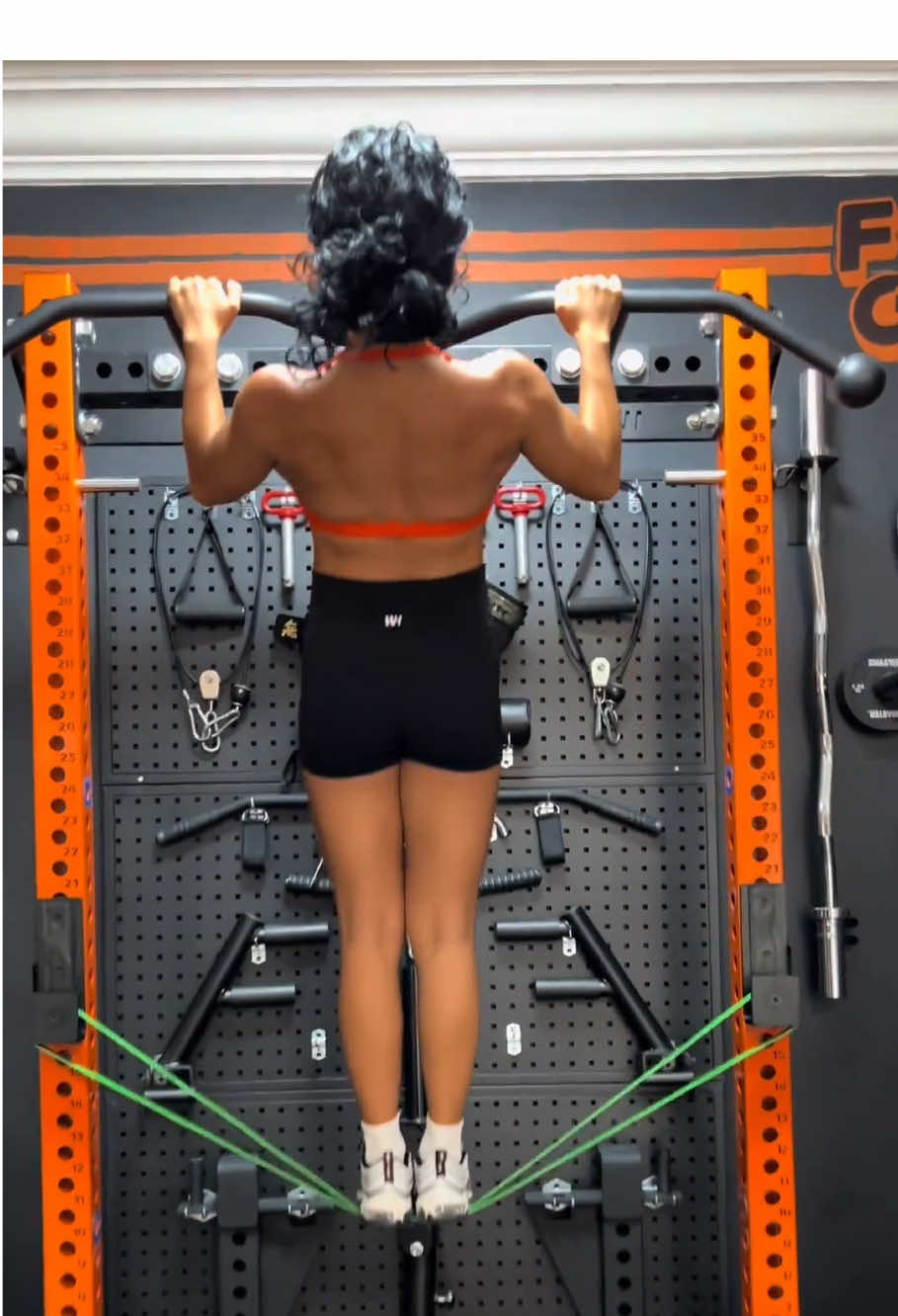 Home fitness, a fitness rack and half a gym, the whole family can practice, dozens of training movements. # Home Fitness # Folding Training Frame # Source Factory