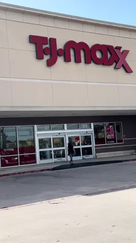 Some of the best finds @TJ Maxx @SAND + FOG @SHISEIDO @NatureWell @philosophy @Fenty Skin @MIX:BAR #tjmaxx #tjmaxxfinds #tjmaxxshopping #tjmaxxhaul 