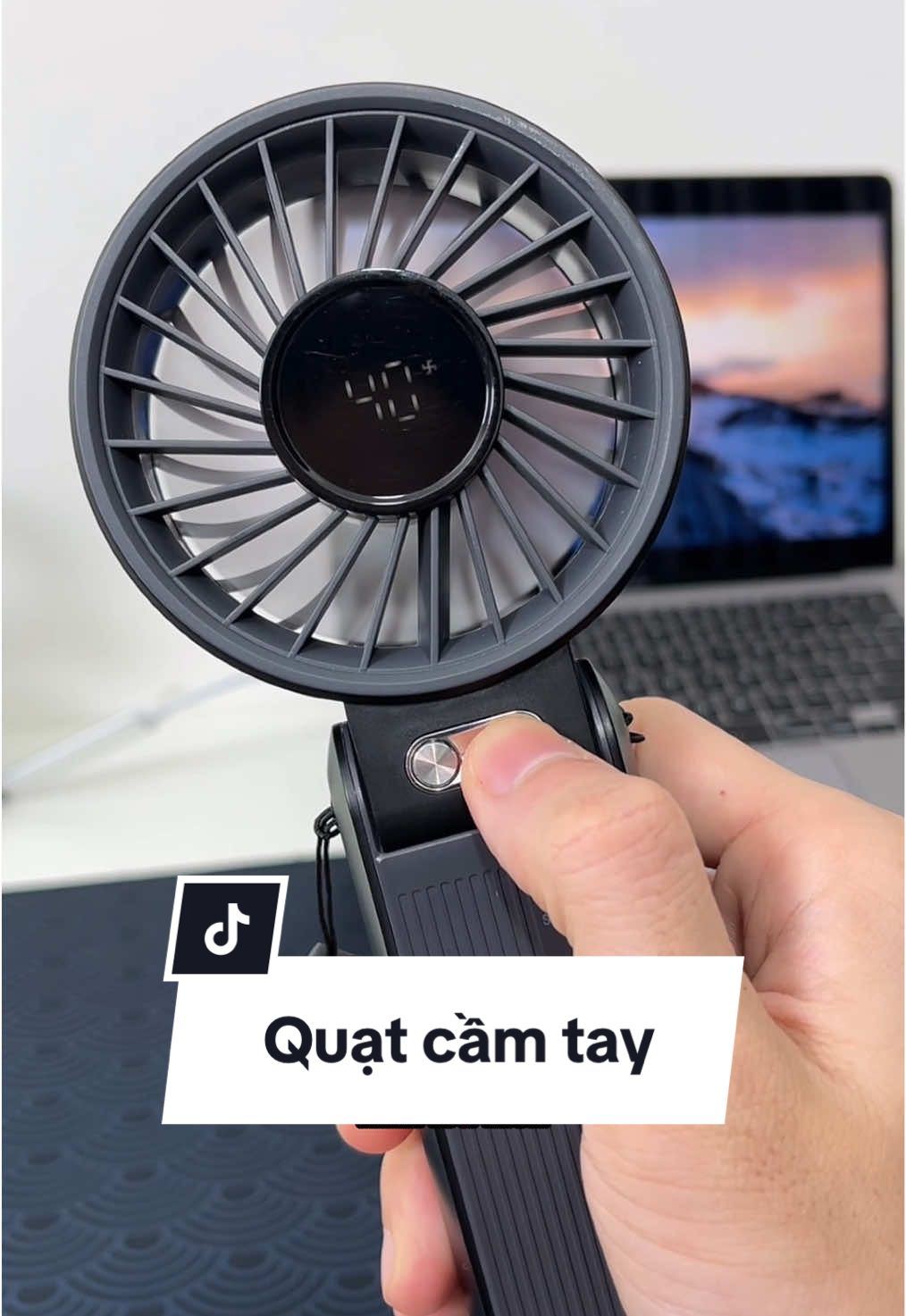 Vừa để bàn vừa đeo cổ quá là tiện cho em quạt 3 trong 1 này #quatcamtay #quatcamtaymini #review #xuhuong #viral 