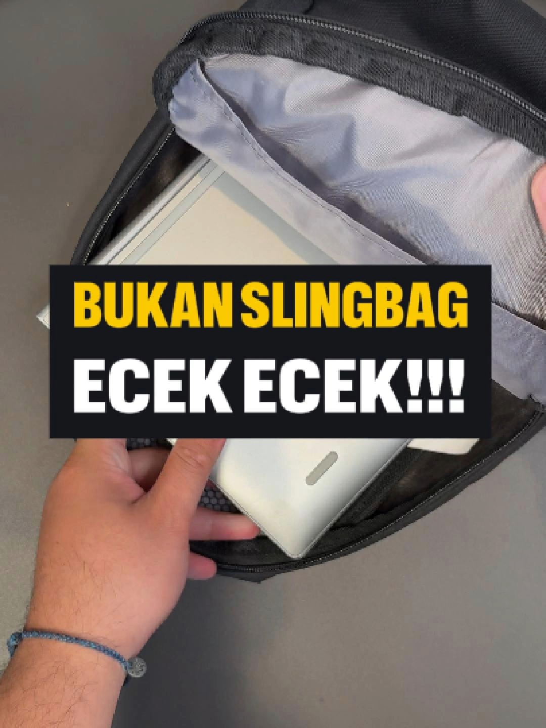 Luarnya simple sih, tapi lihat dong dalemnya😏 #jfr #jenniferwallet #jfrstudio #tas2in1 #slingbag #slingbagjfr #jt25