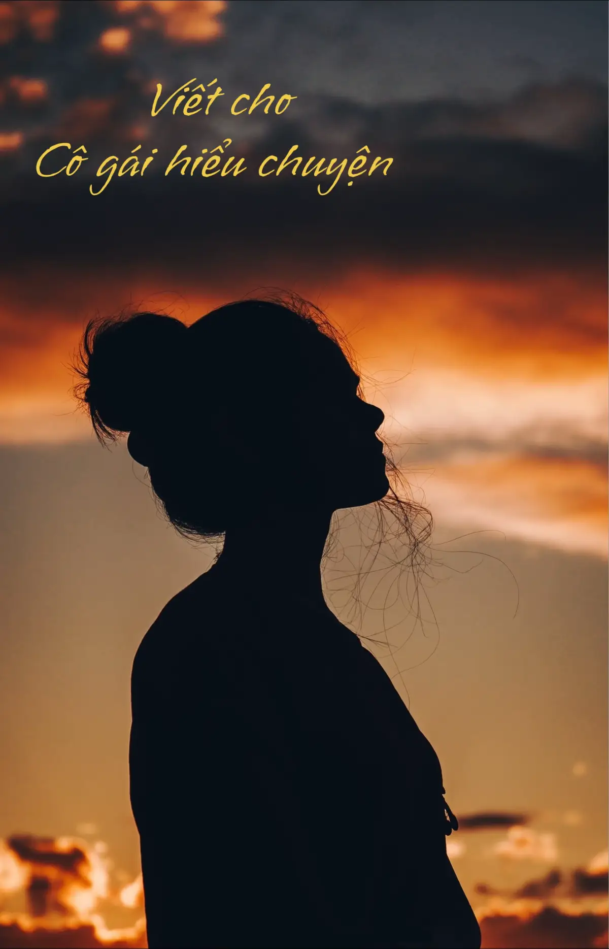 Tôi biết, em đã đi qua không ít giông bão, chịu không ít tủi hờn, nhiều đêm dài trăn trọc không ngủ, nước mắt vô thức rơi. Những tổn thương cũ cứ như một vết sẹo hẳn sâu, nhắc em răng đã từng có những ngày em cố găng rất nhiều, nhưng vẫn chẳng thể níu giữ hay đổi thay điều gì. Em hiểu chuyện, em biết cách kiềm lòng, biết cách cười ngay cả khi lòng đang đau. Em không muốn ai phải lo lắng cho mình, nên lúc nào cũng tỏ ra ổn. Nhưng tôi biết, có những khoảnh khắc em chỉ muốn có một ai đó để tựa vào, để thả lỏng hết những mệt nhoài, để không cần mạnh mẽ thêm nữa. Em đã quen tự mình gánh vác, quen với việc một mình xử lý mọi chuyện, nên chẳng dễ dàng để mở lòng hay dựa dầm vào ai. Em sợ nếu em yếu đuối quá, người ta sẽ xem thường em. Em sợ nếu em đòi hỏi quá, người ta sẽ thấy em phiền. Em sợ nếu em thể hiện mong muốn của mình, rồi cuối cùng cũng chẳng ai đáp lại, thì em lại thất vọng một lần nữa. Nhưng em à, em không cần phải lúc nào cũng là người hiểu chuyện. Không phải lúc nào cũng phải nghĩ cho người khác trước rồi mới đến lượt mình. Em có quyền được đòi hỏi, được yếu lòng, được phép nói ra những điều em mong muốn mà không cần phải sợ bị phán xét. Nếu một ngày nào đó, em cảm thấy kiệt sức, hãy dừng lại một chút. Hãy để lòng mình được thảnh thơi, đừng ép mình phải gồng lên mãi. Em đã cố gắng rất nhiều rôi, nhưng ngay cả những người mạnh mẽ nhất cũng có lúc cần được chở che. Có thế đâu đó trên thế gian này, sẽ có người nhìn thấy những nỗ lực của em, trân trọng những điều em đã làm, và sẵn sàng ở bên em dù em có mạnh mẽ hay yếu đuối. Vậy nên, đừng chỉ hiểu chuyện vì người khác. Cũng hãy hiểu cho chính mình, em nhé! ST #chamcamxuc #videobuon #tamtrang 