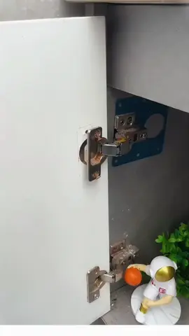 Miếng đệm sửa bản lề cửa tủ nhựa, gỗ tặng kèm 8 vít Tấm phục hồi bản lề #chungcutamphu #tamsuachuabanle #dungcucamtay #dungcuthongminh 