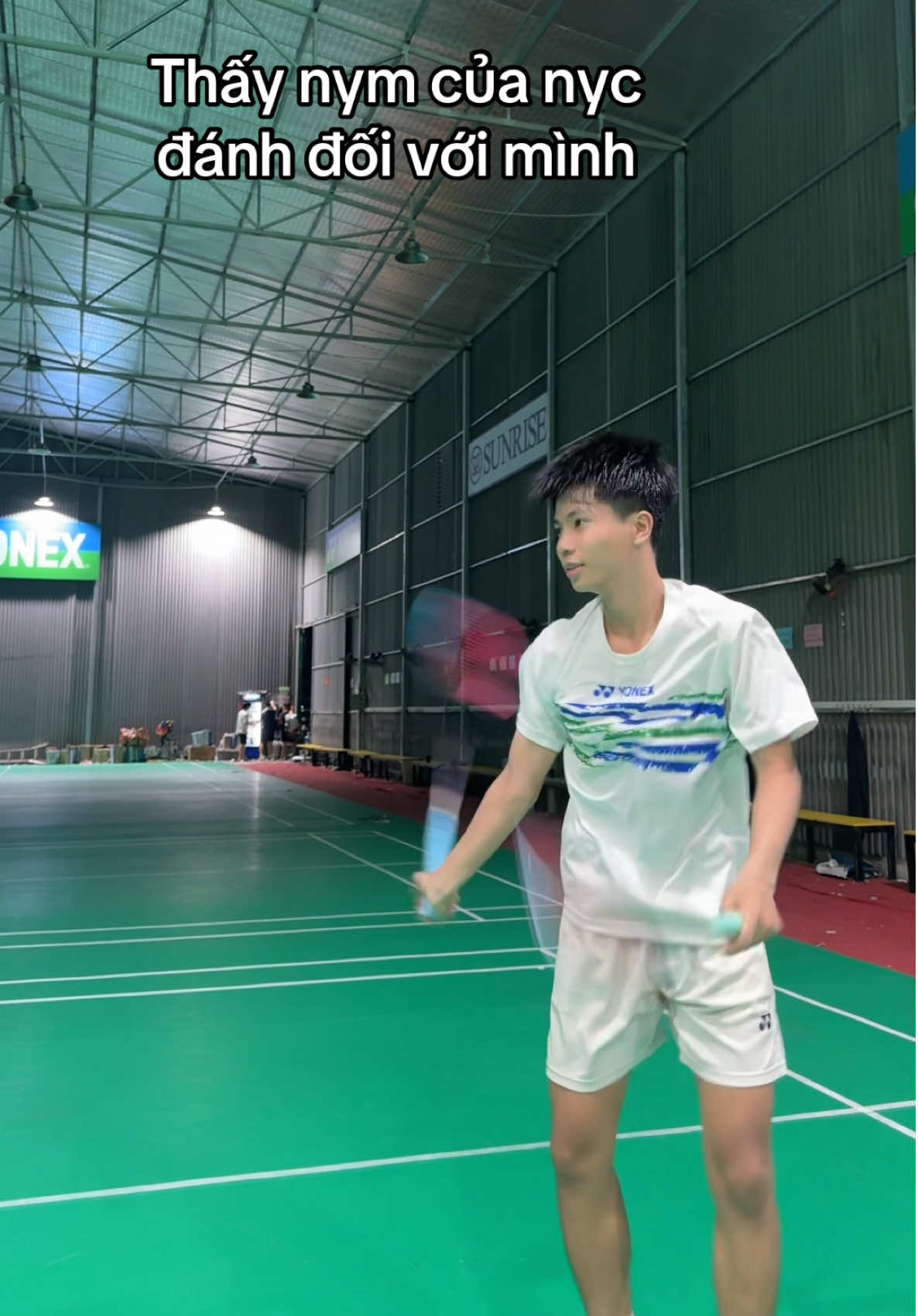 Khởi động tí đỡ trấn thương, chứ nó to lắm…  #xh #xuhuong #j4f #dungbadminton #badminton 