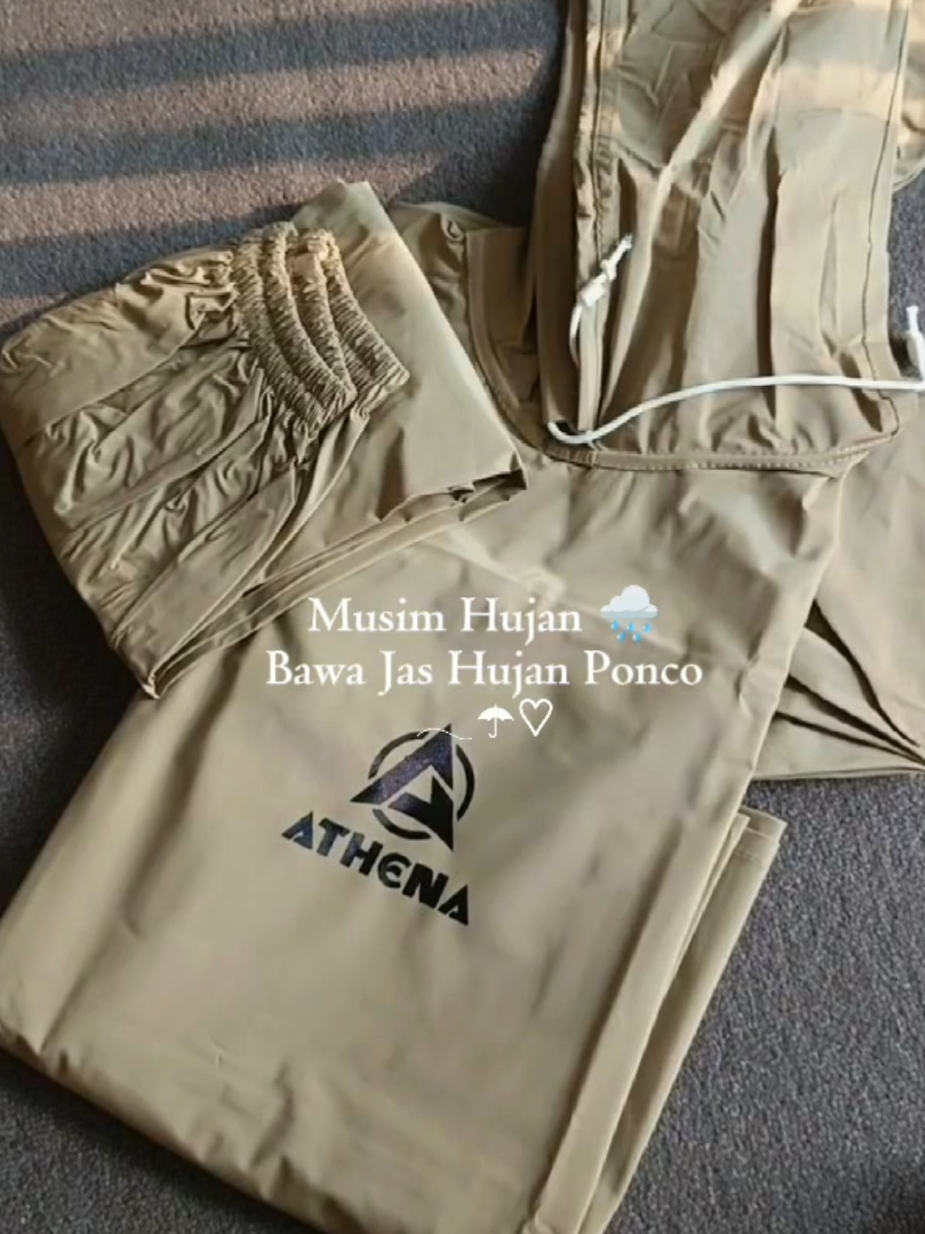 jas hujan ponco kelelawar athena bahannya bagus tebel dan kuat jadi ga gampang robek. Banyak pilihan warna jg, harganya masih terjangkau 😍💖 masih muat kalau pake tas punggung jg ✨ . #jashujan #athena #jashujanathena #jashujanponco #jashujanmurah 