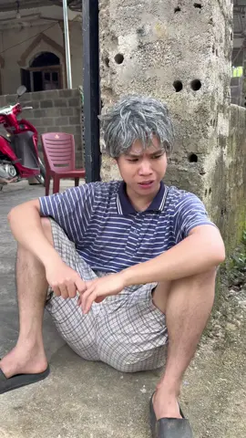 Đang tuổi ăn tuổi chơi mà bảo lấy vk