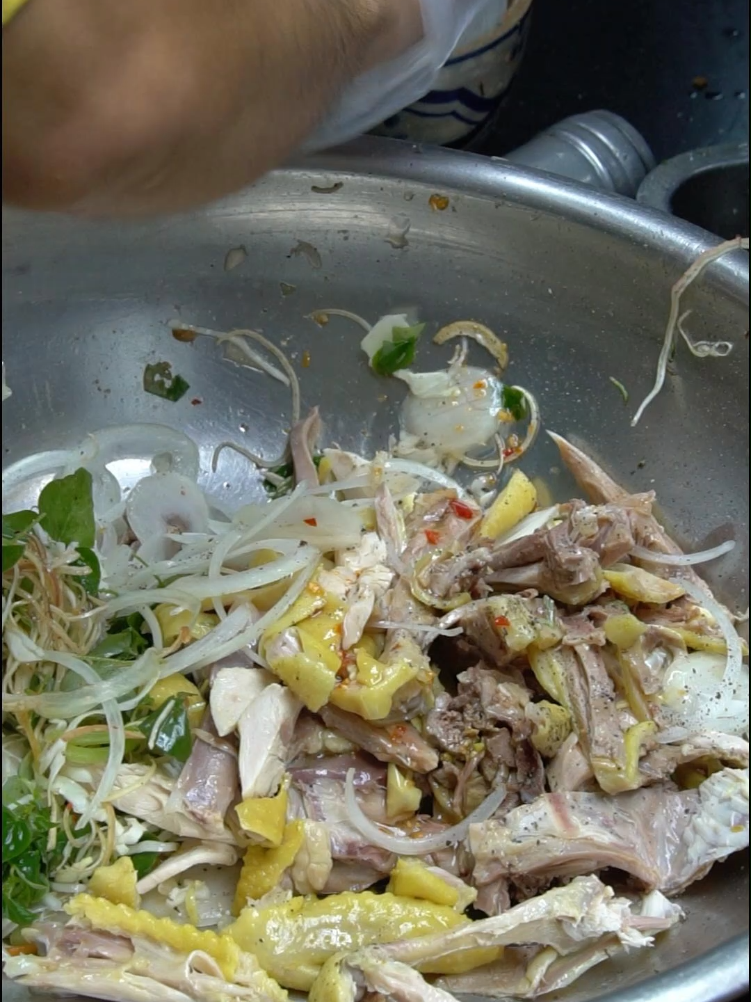 Lâu lâu thấy ai đó trộn gỏi lại thèm #gatatuongvy #monngon #goiga #trending