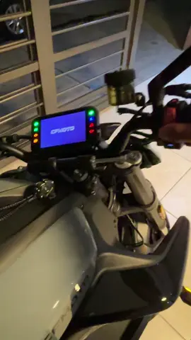 Suena rara mi cfmoto #cfmoto #nk675 #fyp #humor 