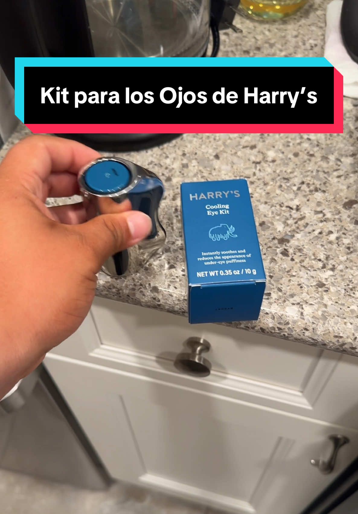 @Harry's es esencial para mi dia a dia, por la hinchazon que se me hace debajo de los ojos. Si ustedes lo quieren probar ahi les estare dejando el carrito del TikTok shop. #harrys #ojoshinchados #cuidadofacial #facial #kitparaojos 