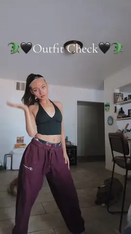 My hip-hop dance fit for class/rehearsal. 🫨 🖤✨ #dochii #dance #outfitcheck 