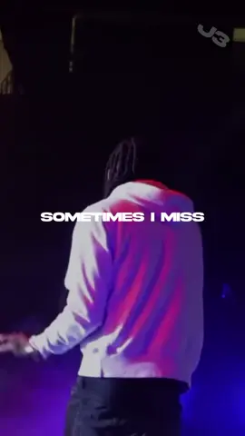 Sometimes i miss days of the hunger standing on the rain #polog_capalott #fyp #pologfans #capalot #foryoupage @Jayden @Truth in Love 