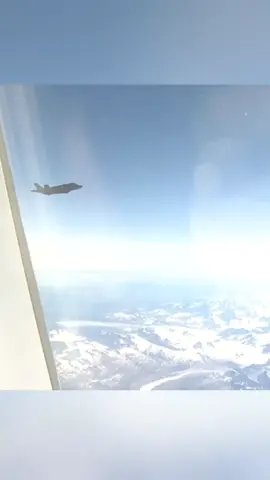 Aug 16,2025 American fighters escorted the Russian President's plane on the way from Alaska to Russia #vladimirputin🇷🇺
