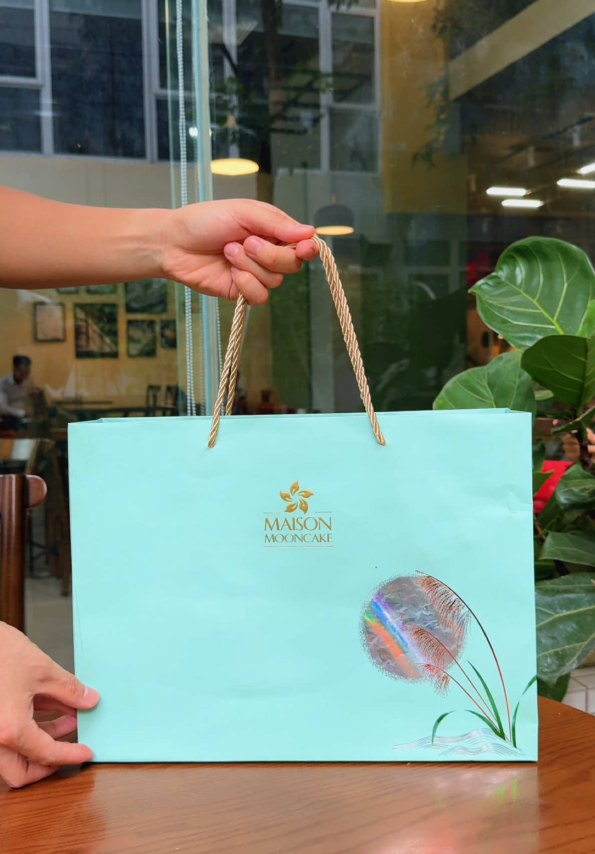 Hộp dịu dàng bánh trung thu Maison mẫu mới nhất 2025 #banhtrungthu #BanhtrungthuMaison #MaisonMooncake #TrungThu2025 