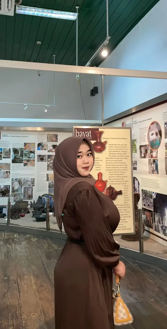 #pulen #tobrut #cwekcantik #hijabtobrut #ottdhijab #ottdstyle #xyzbca #fypシ #jakarta #kotatua #museumkotatuajakarta 