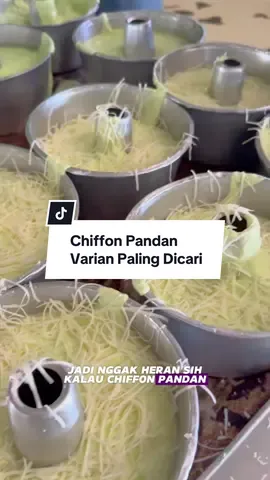 Paporit siapa niih? Chiffon pandan🔥🔥 Wangi, lembut, dan kejunya bikiiin nagih✨  Yak yik yuuk!! #chiffon #pandan #keju #cemilan #alifsbakeryncookies 
