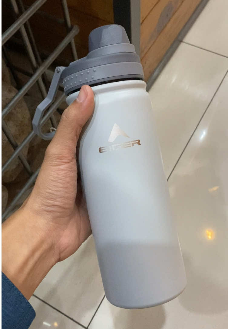 Suka banget sma botol ini 🤩😍✨  #fyp #thumbler #eiger #eigerproduct #pendakicantik 