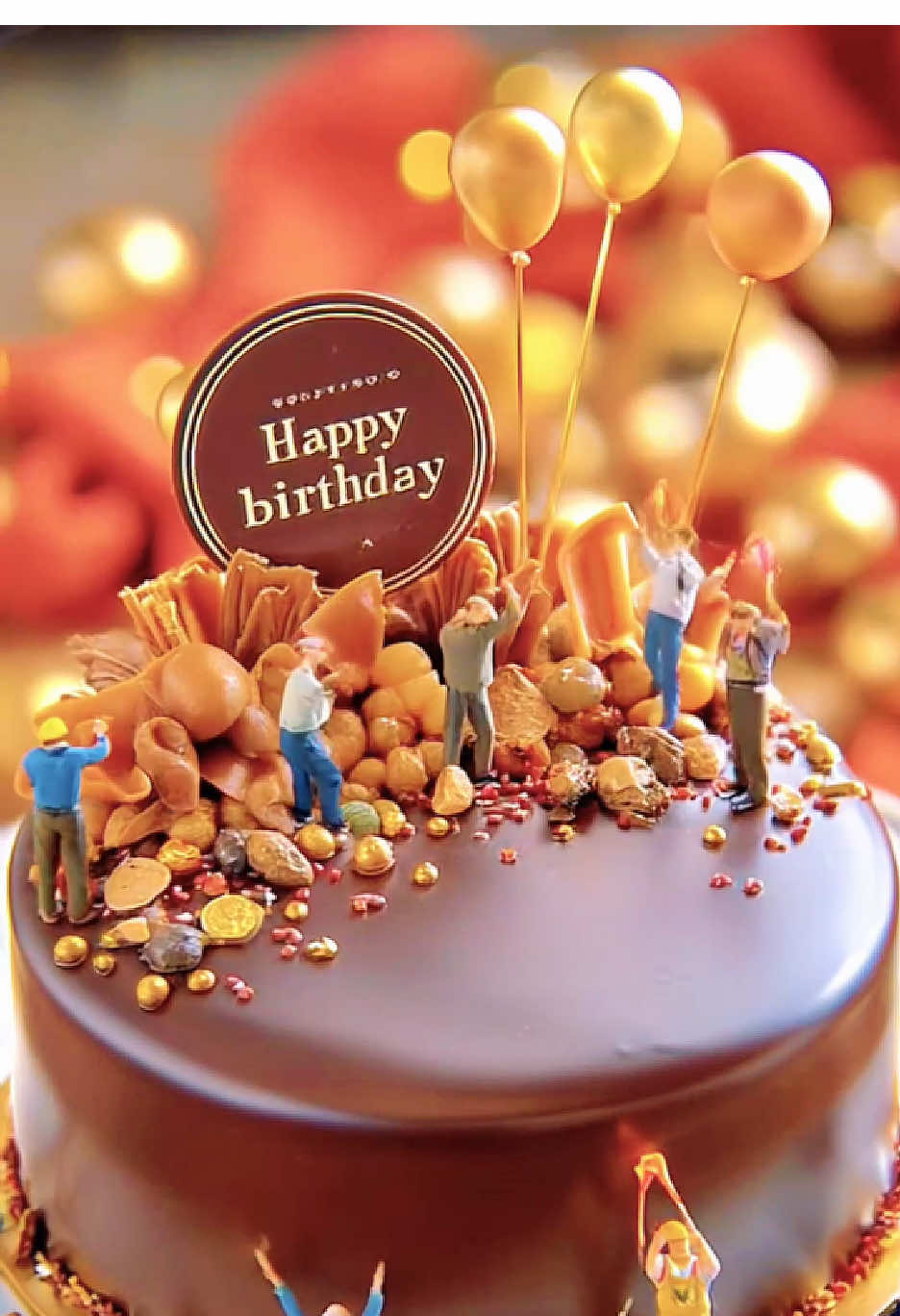 Happy Birthday隊長🎉 ミニチュア作業員たちの全力祝福！ ノリコ隊長お誕生日おめでとうございます🎂🎉チョコレートケーキを作りました🍫 #ミニチュア #ミニチュア作業員 #誕生日ケーキ #ハッピーバースデー#チョコレートケーキ #miniature #miniatureart #cake #happybirthday 